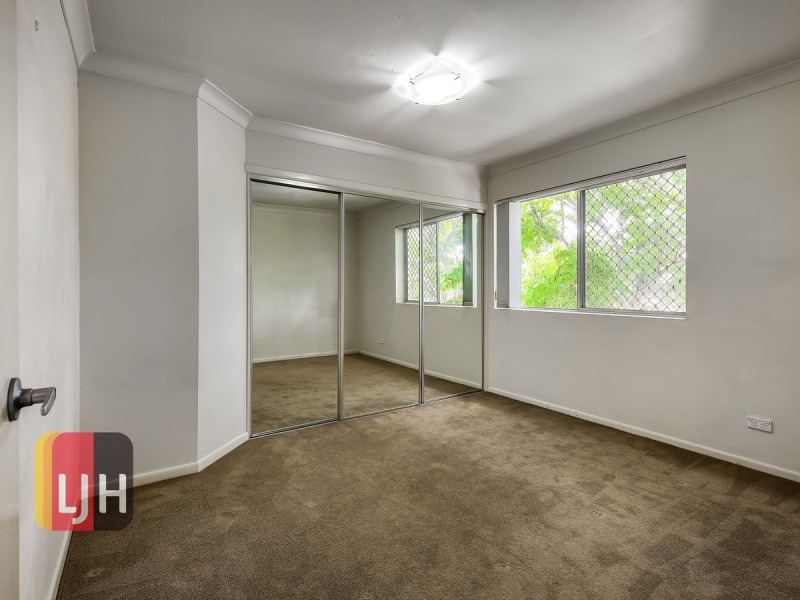 4/15 Nieppe Street, Kedron QLD 4031