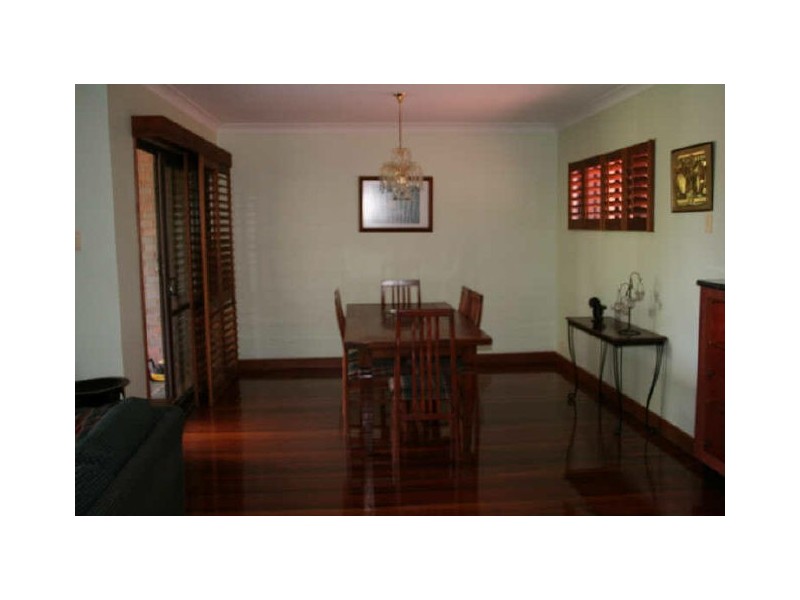 2 Redbourne Street, Chermside West QLD 4032