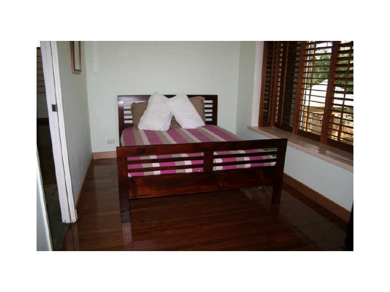 2 Redbourne Street, Chermside West QLD 4032