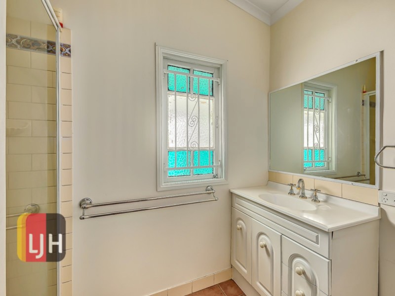 9 Bale Street, Albion QLD 4010