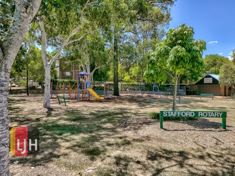 5 Hagman Street, Stafford Heights QLD 4053