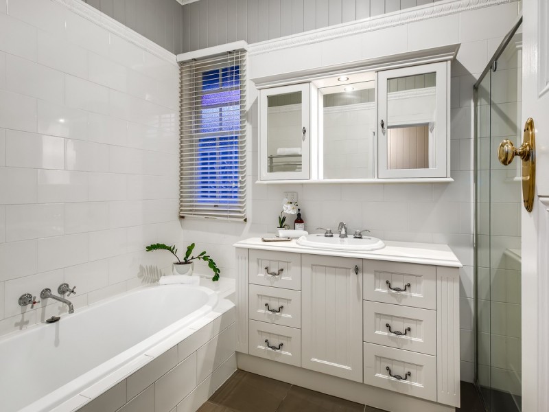 8 Daisy Street, Grange QLD 4051