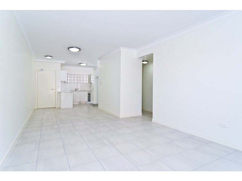 2/35 Hall Street, Chermside QLD 4032