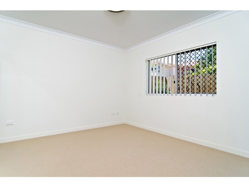 2/35 Hall Street, Chermside QLD 4032