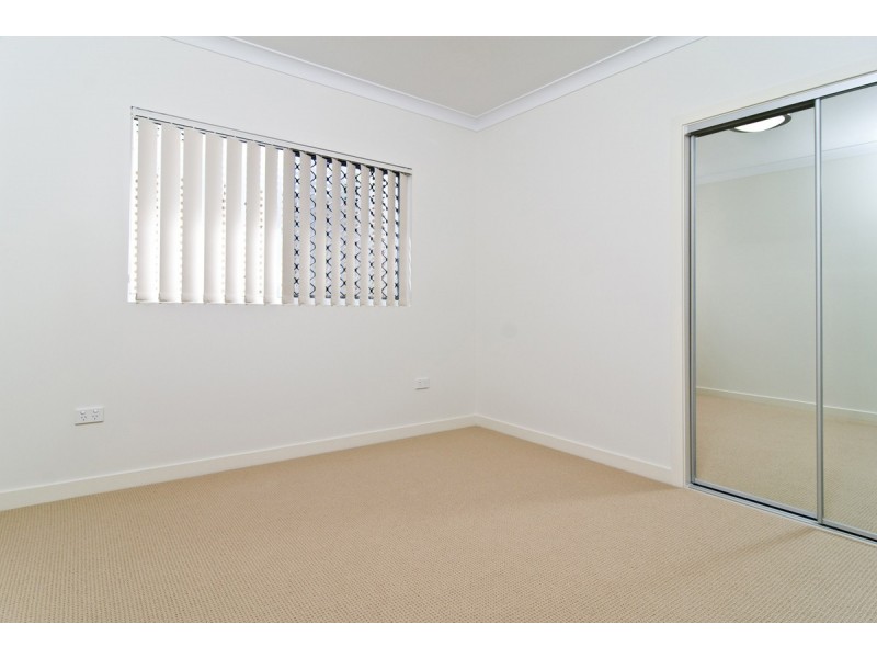 2/35 Hall Street, Chermside QLD 4032