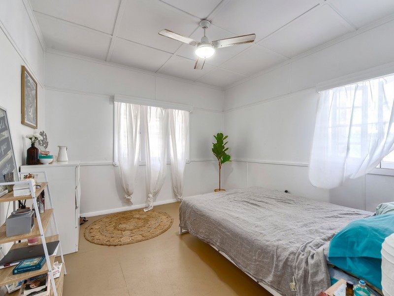 94 Scott Street, Stafford Heights QLD 4053