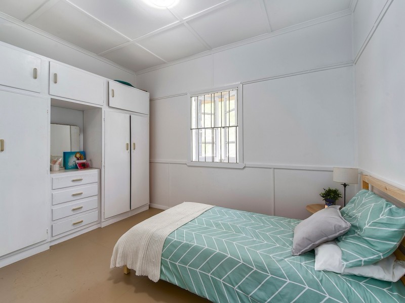 94 Scott Street, Stafford Heights QLD 4053