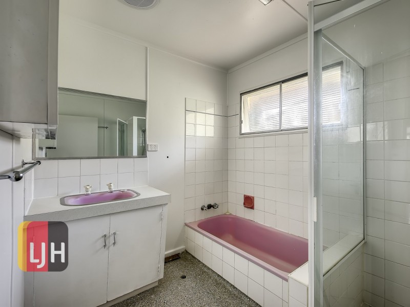 25 Doulton Street, Stafford Heights QLD 4053