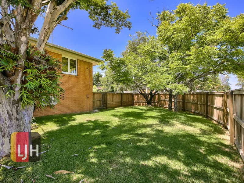 25 Doulton Street, Stafford Heights QLD 4053