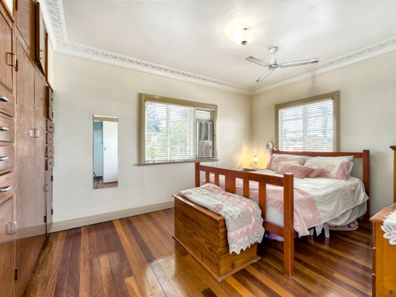 23 Leiper Street, Stafford QLD 4053
