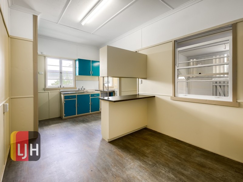 84 Wallace Street, Chermside QLD 4032