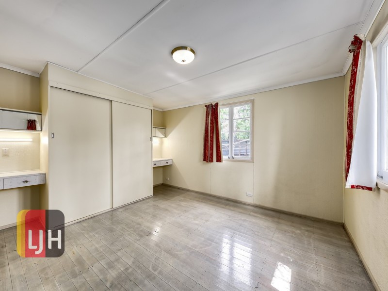 84 Wallace Street, Chermside QLD 4032