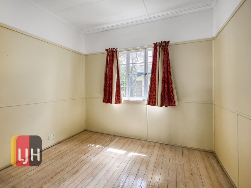 84 Wallace Street, Chermside QLD 4032