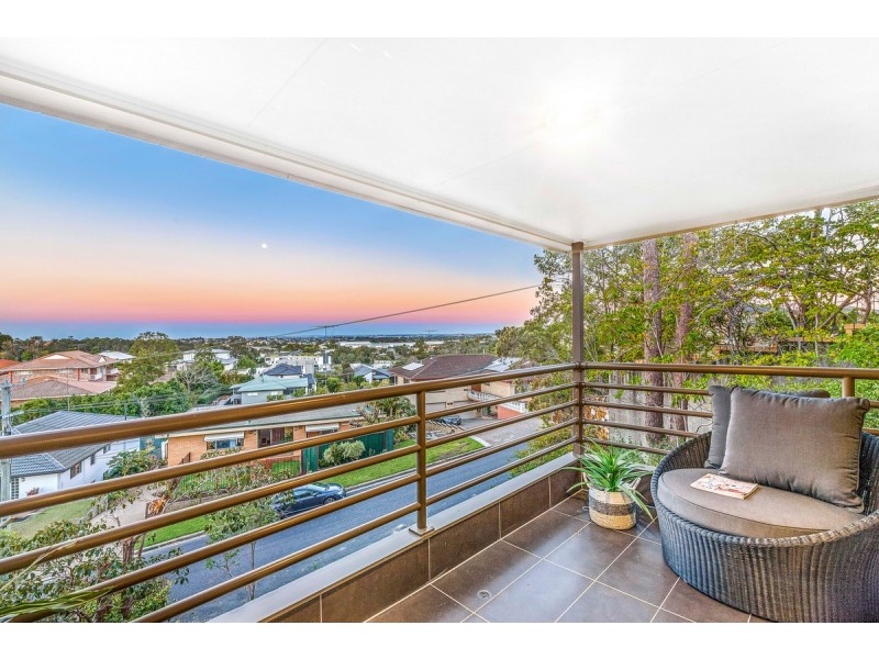 24 Belfort Street, Stafford Heights QLD 4053