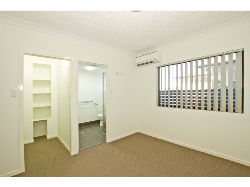 Unit 4/5 Binkar Street, Chermside QLD 4032