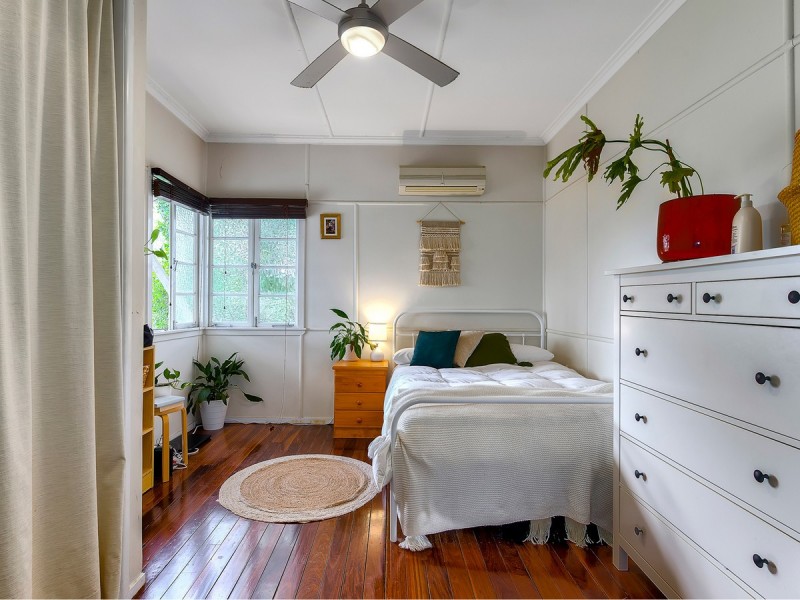 4 Thirteenth Avenue, Kedron QLD 4031