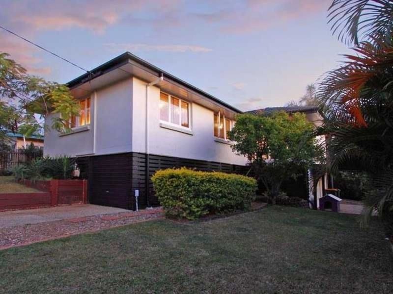 20 Burbank Street, Stafford Heights QLD 4053