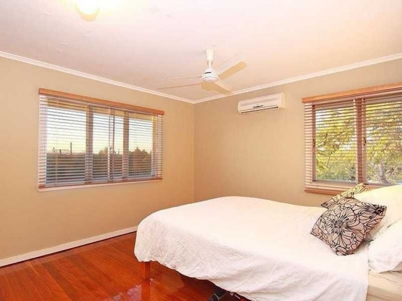 20 Burbank Street, Stafford Heights QLD 4053