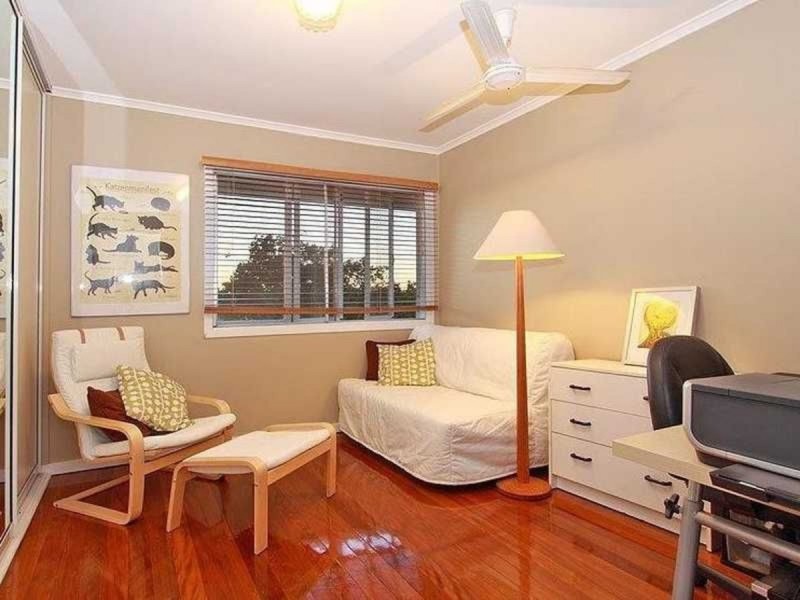 20 Burbank Street, Stafford Heights QLD 4053