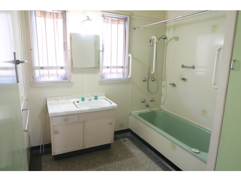 18 Almond Street, Northgate QLD 4013