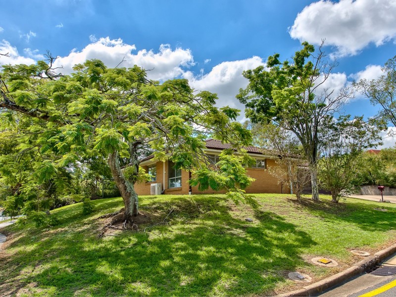 2 Warringah Street, Everton Park QLD 4053