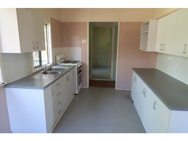 8 Yaralla Street, Chermside QLD 4032