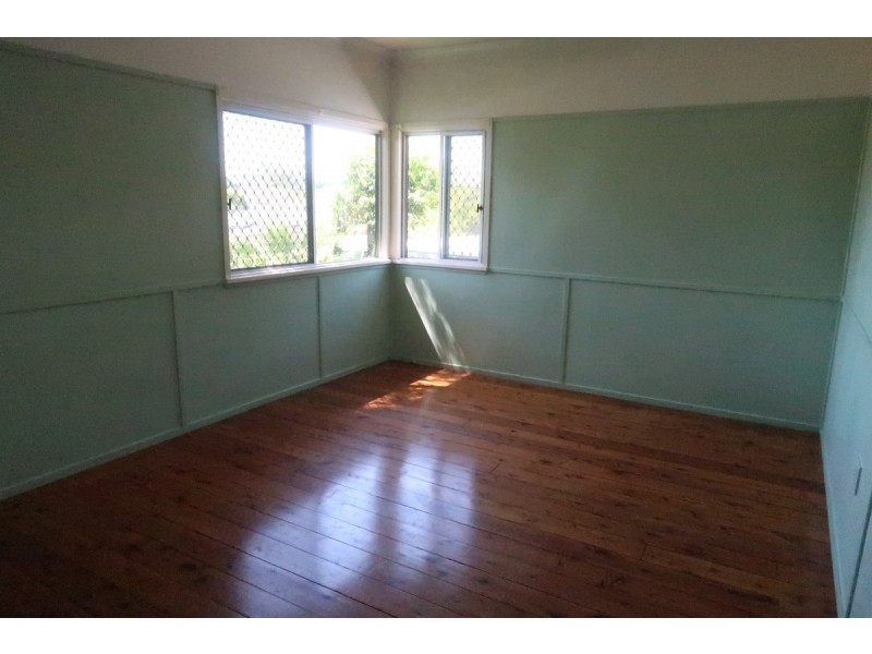 8 Yaralla Street, Chermside QLD 4032