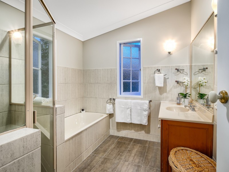 17 Brickfield Street, Windsor QLD 4030