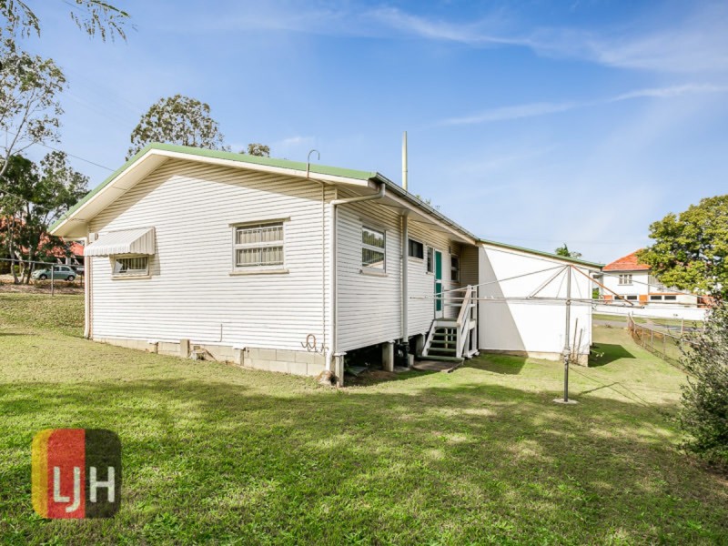 1 Reuben Street, Stafford QLD 4053