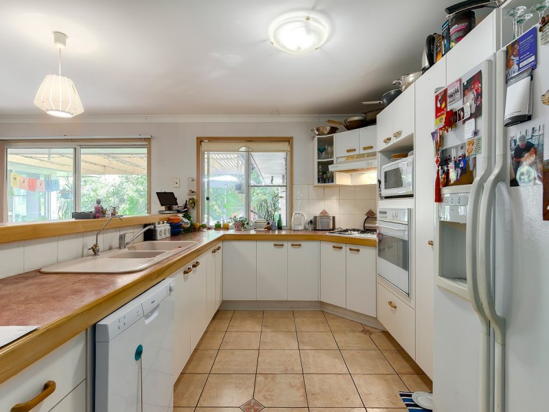 2 Keitel Close, Bridgeman Downs QLD 4035