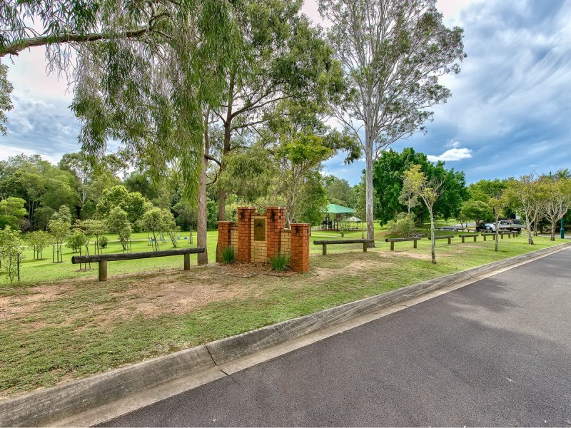 2 Keitel Close, Bridgeman Downs QLD 4035