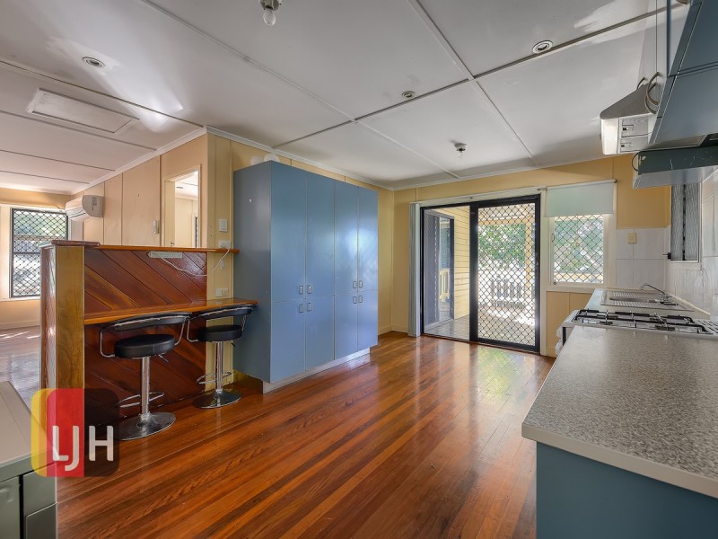 28 Armfield Street, Stafford QLD 4053