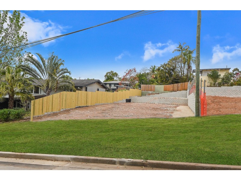 16 Lawrence Road, Chermside West QLD 4032