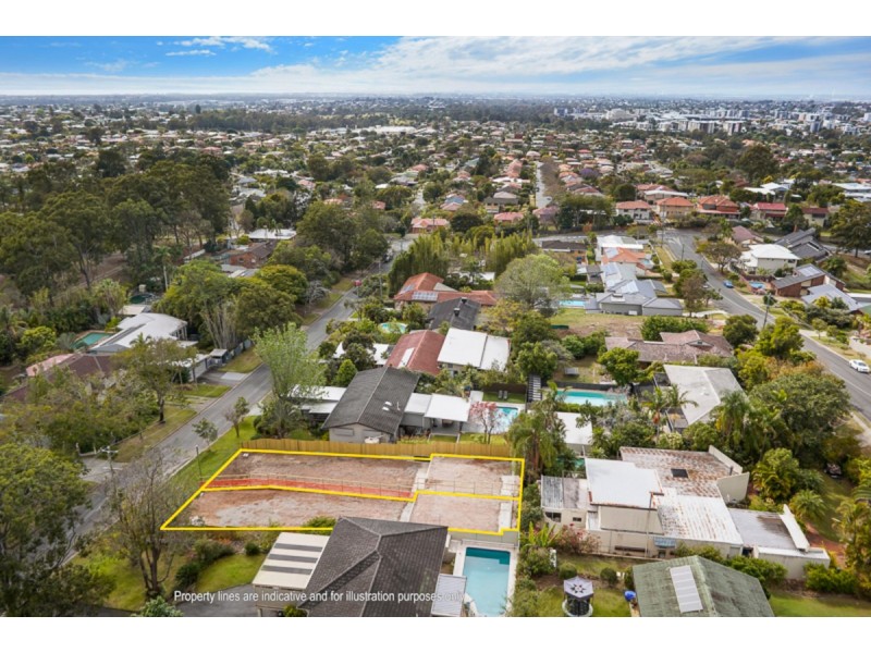 16 Lawrence Road, Chermside West QLD 4032