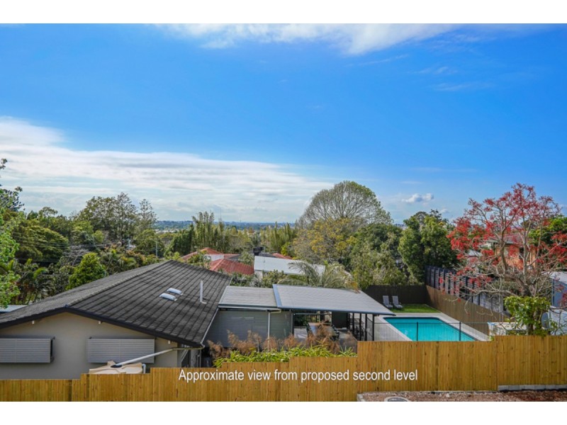16 Lawrence Road, Chermside West QLD 4032