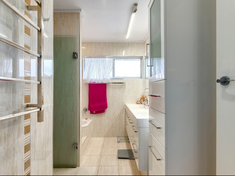 3 Winton Street, Stafford Heights QLD 4053