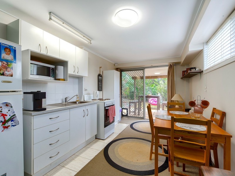 3 Winton Street, Stafford Heights QLD 4053