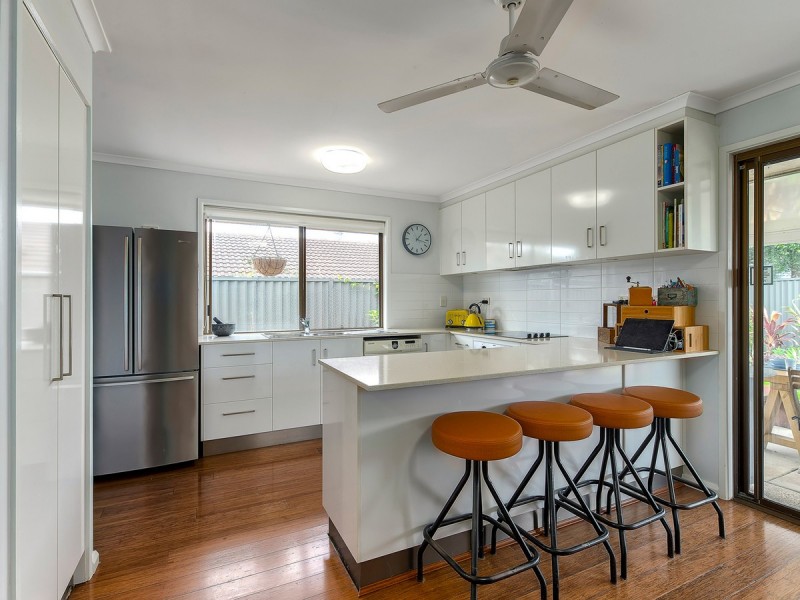 6 Ustinov Crescent, Mcdowall QLD 4053