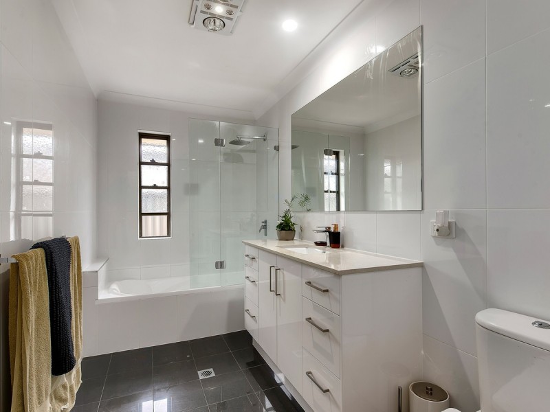 6 Ustinov Crescent, Mcdowall QLD 4053