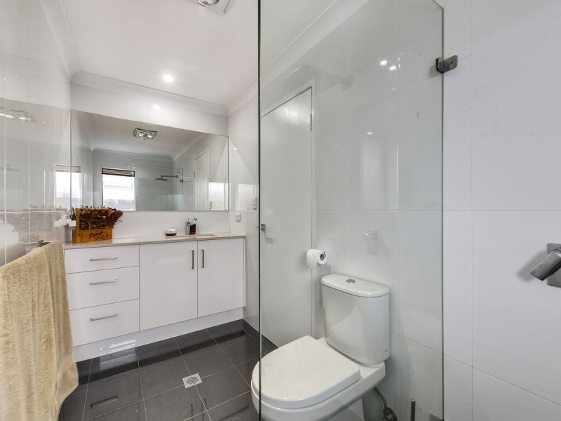 6 Ustinov Crescent, Mcdowall QLD 4053