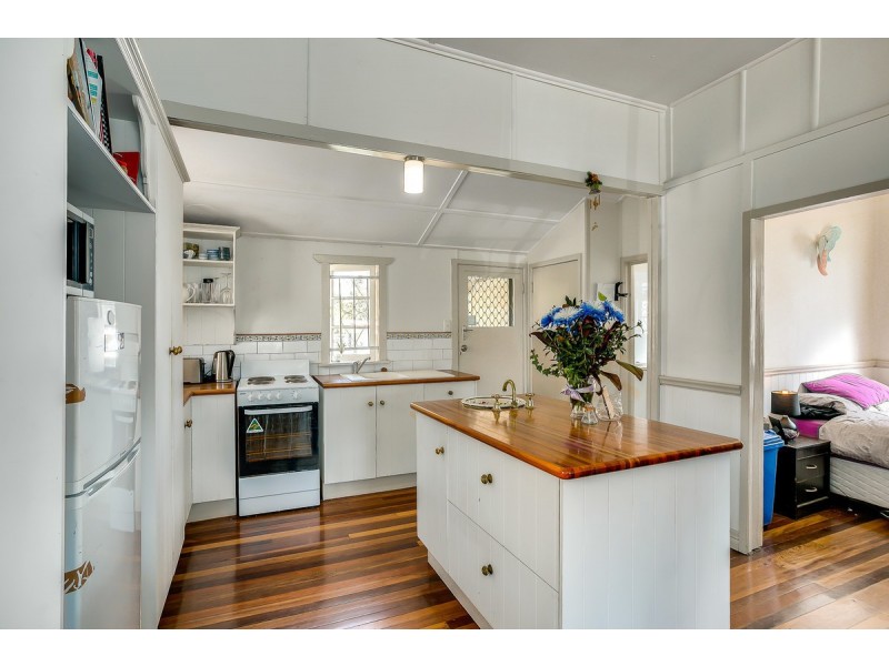 24 Broughton Road, Kedron QLD 4031