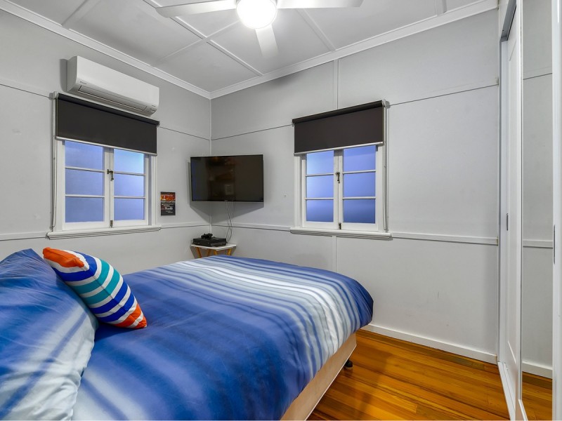 136 Clifford Street, Stafford Heights QLD 4053