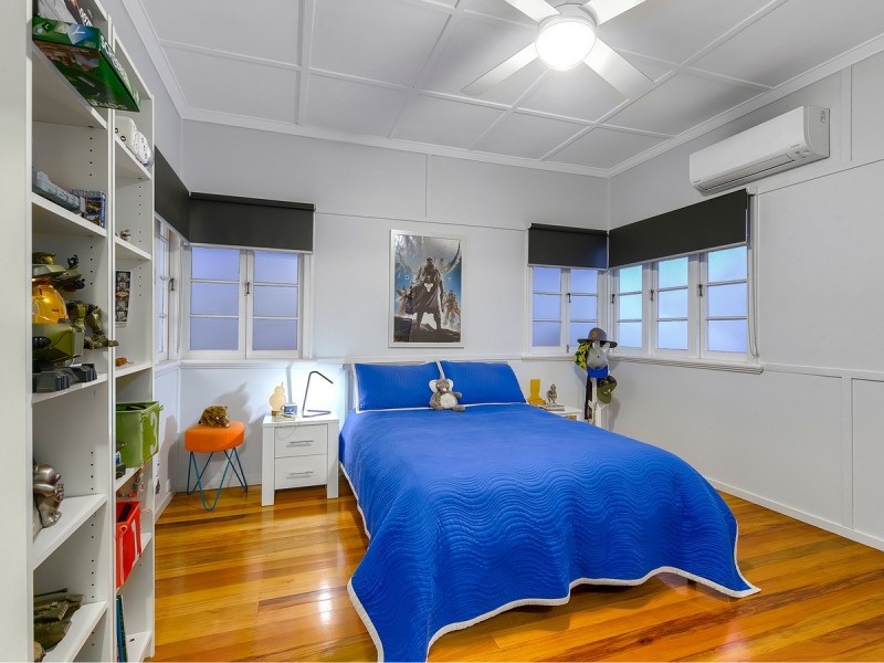 136 Clifford Street, Stafford Heights QLD 4053