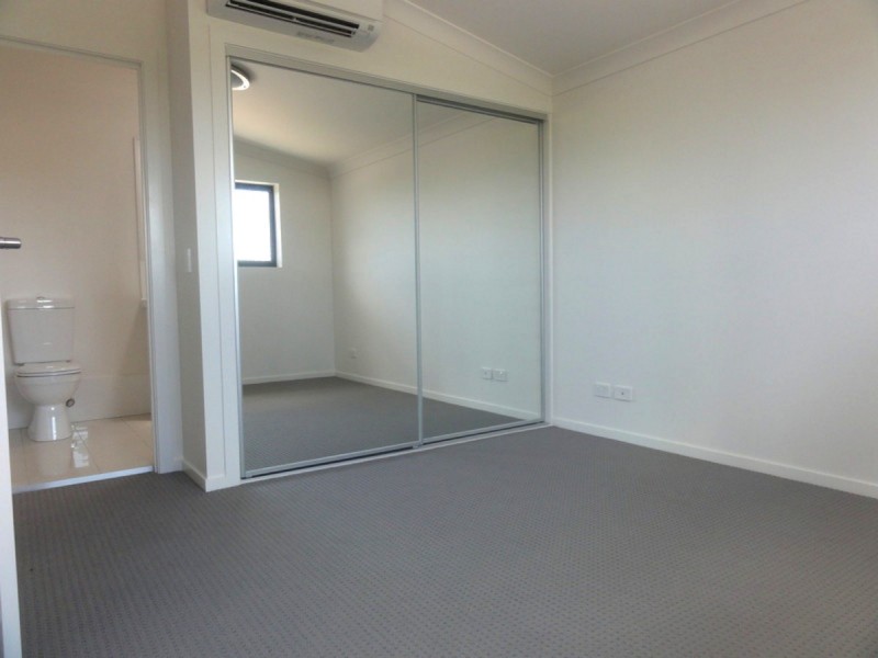 231/83 Lawson Street, Morningside QLD 4170