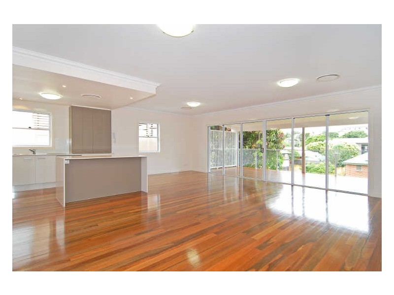 6 Bank Street, Windsor QLD 4030