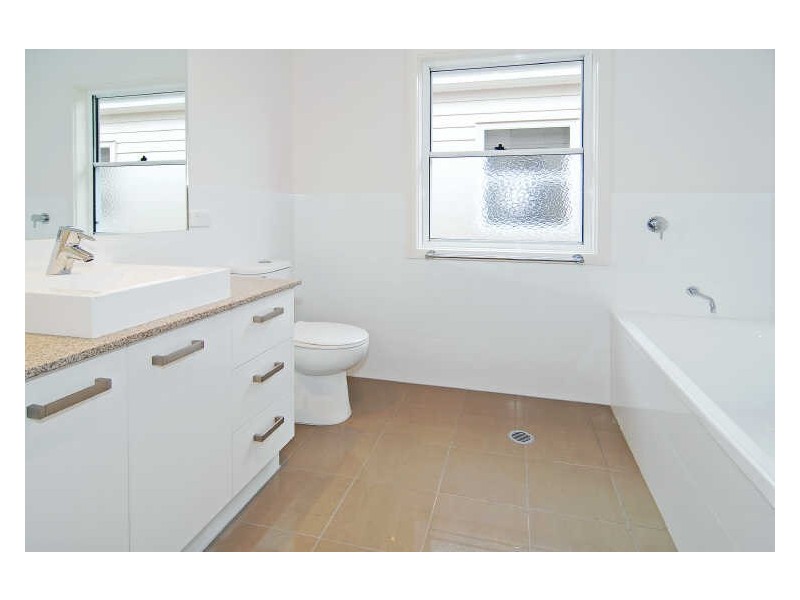 6 Bank Street, Windsor QLD 4030