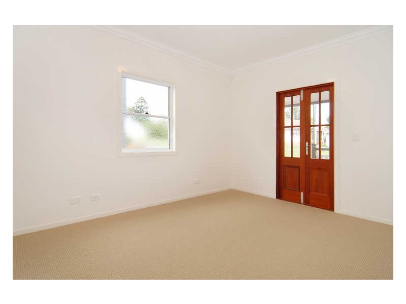 6 Bank Street, Windsor QLD 4030