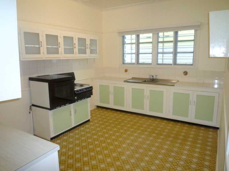 69 Tenth Avenue, Kedron QLD 4031