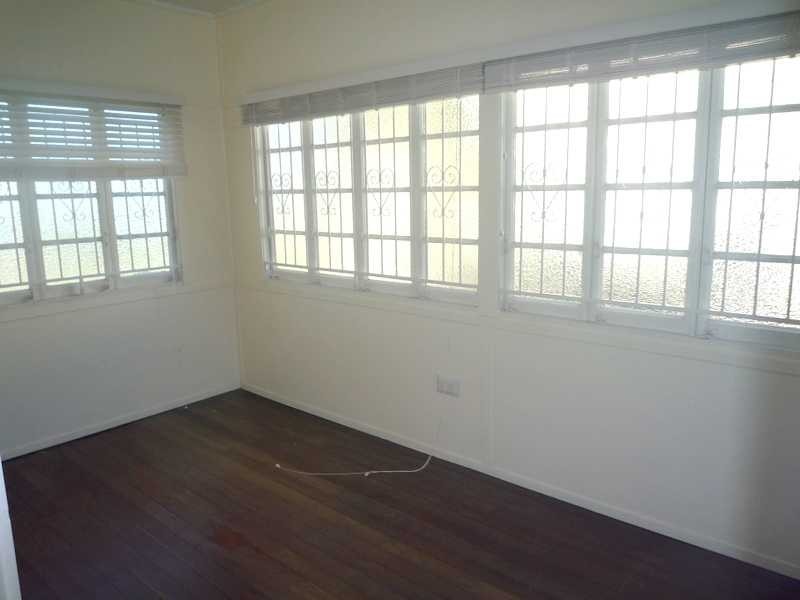 69 Tenth Avenue, Kedron QLD 4031