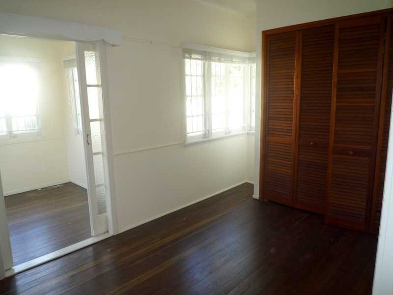 69 Tenth Avenue, Kedron QLD 4031